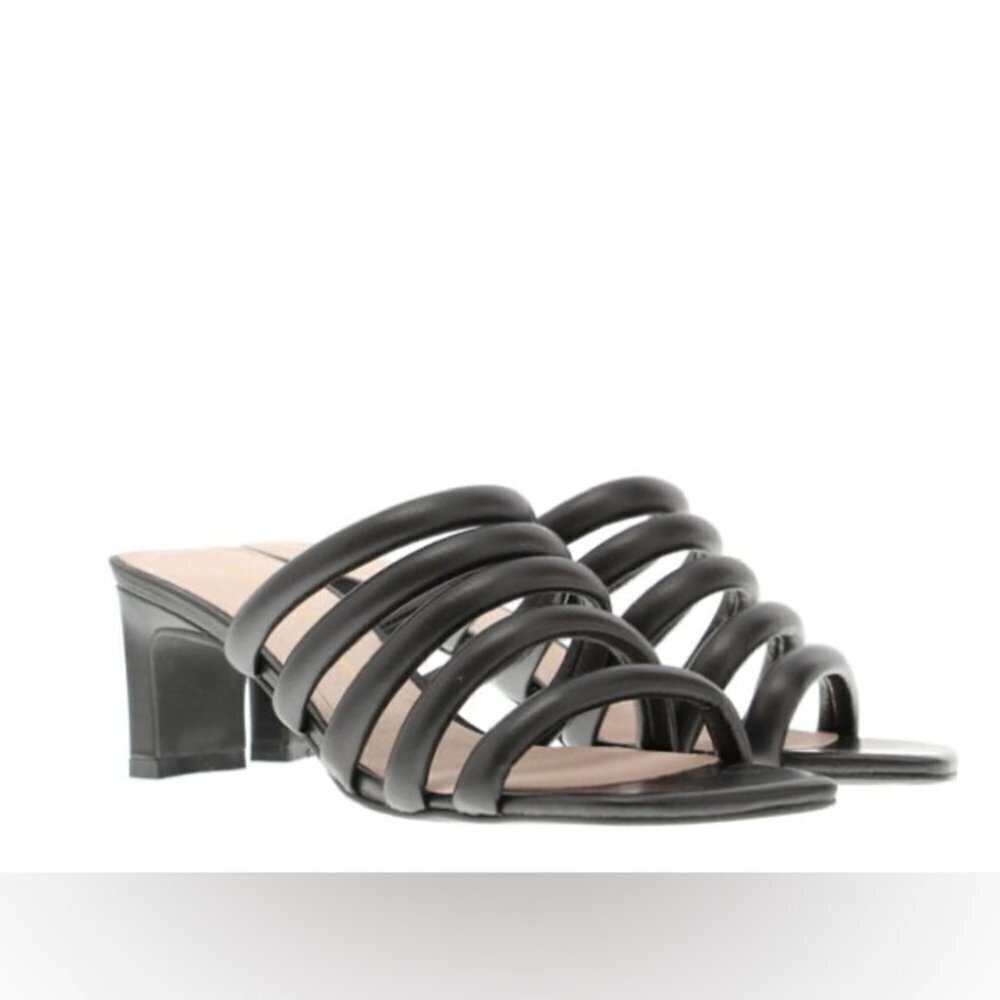 ** Intentionally Blank Willow III Black Tubular Leather Strap Sandals Size 8